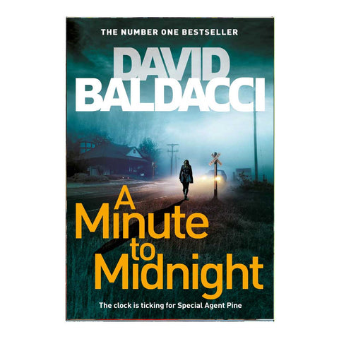 A Minute To Midnight: Atlee Pine Series (English)