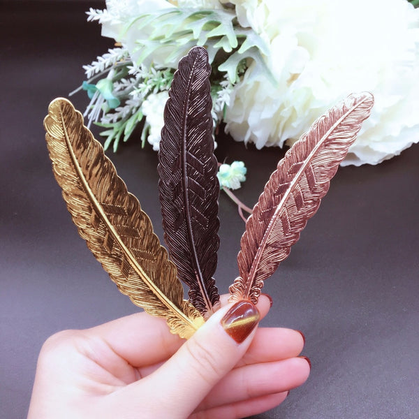 Creative Metal Silver Plated Feather Bookmark - Chirukaanuka